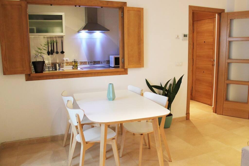 Fancy Apartment In A Historic House, Chiclana City Center By C. Dreams Chiclana de la Frontera Exterior photo